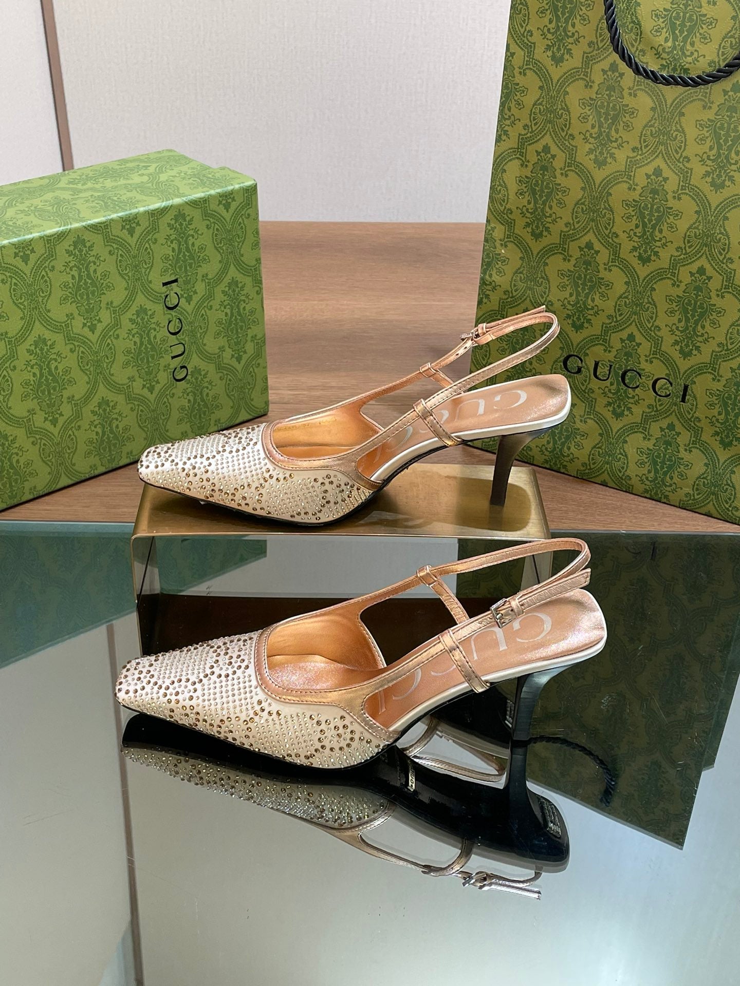 GUCCI - Crystal Slingback Pump