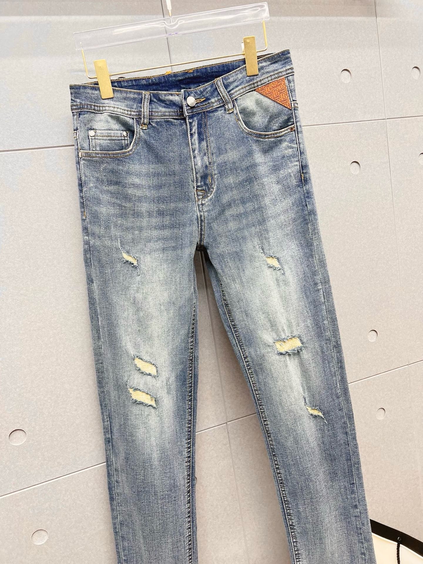 BURBERRY - Jeans