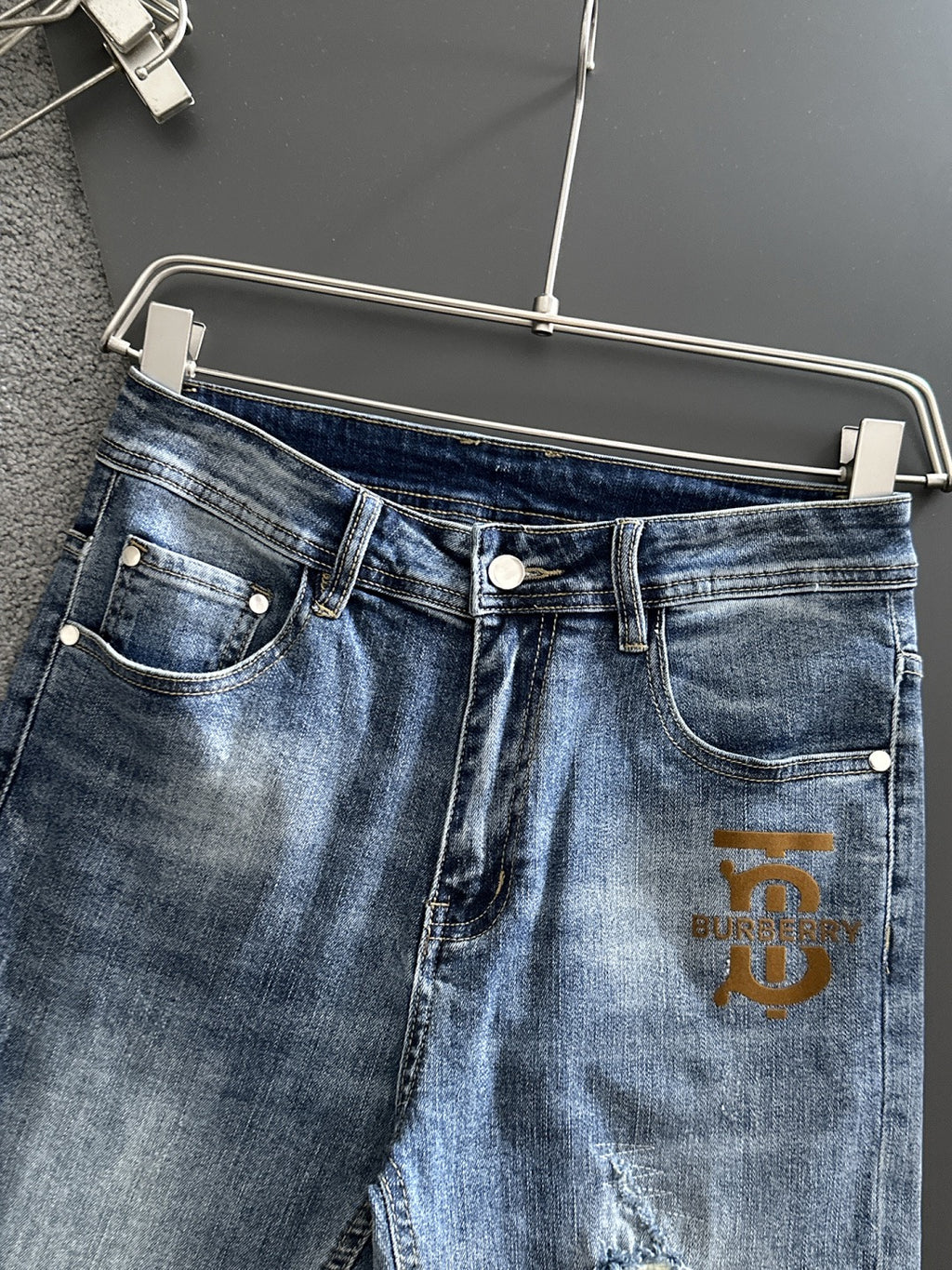 BURBERRY - Jeans