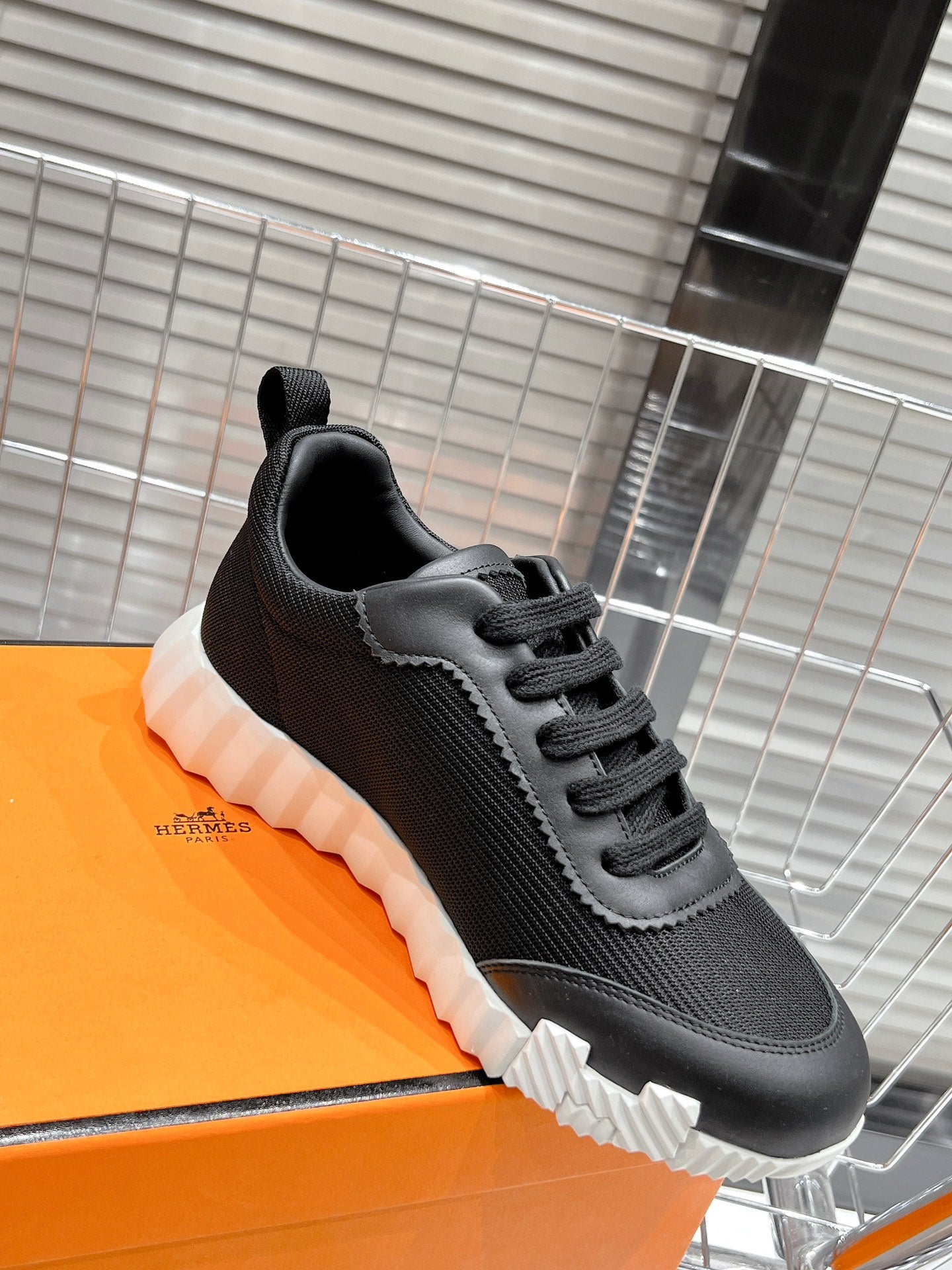 HERMES - Bouncing sneakers