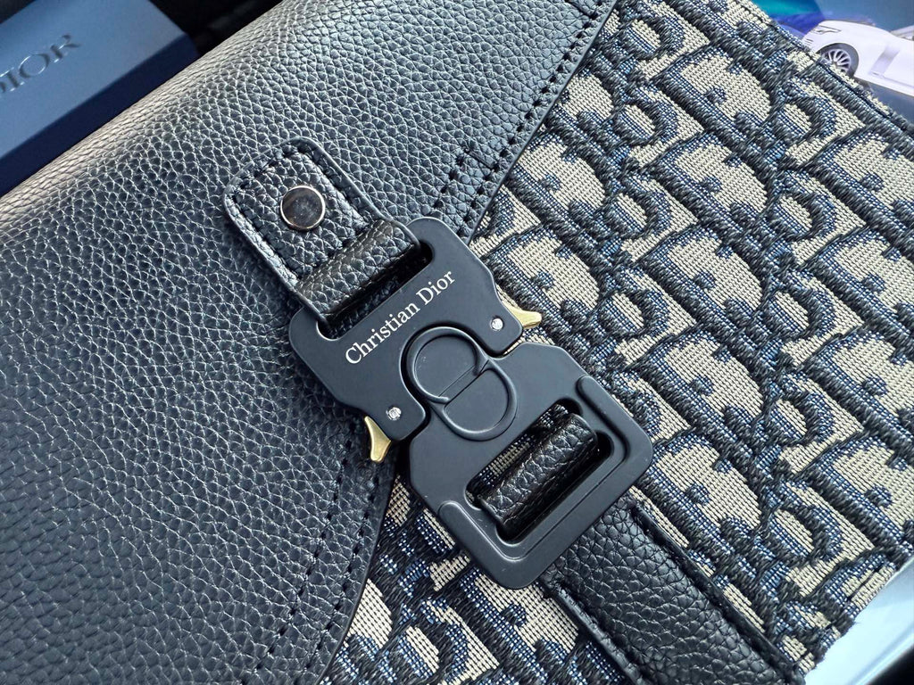 DIOR - Men’s Oblique bag