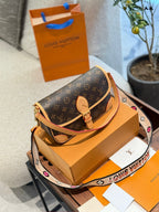 LOUIS VUITTON- Diane