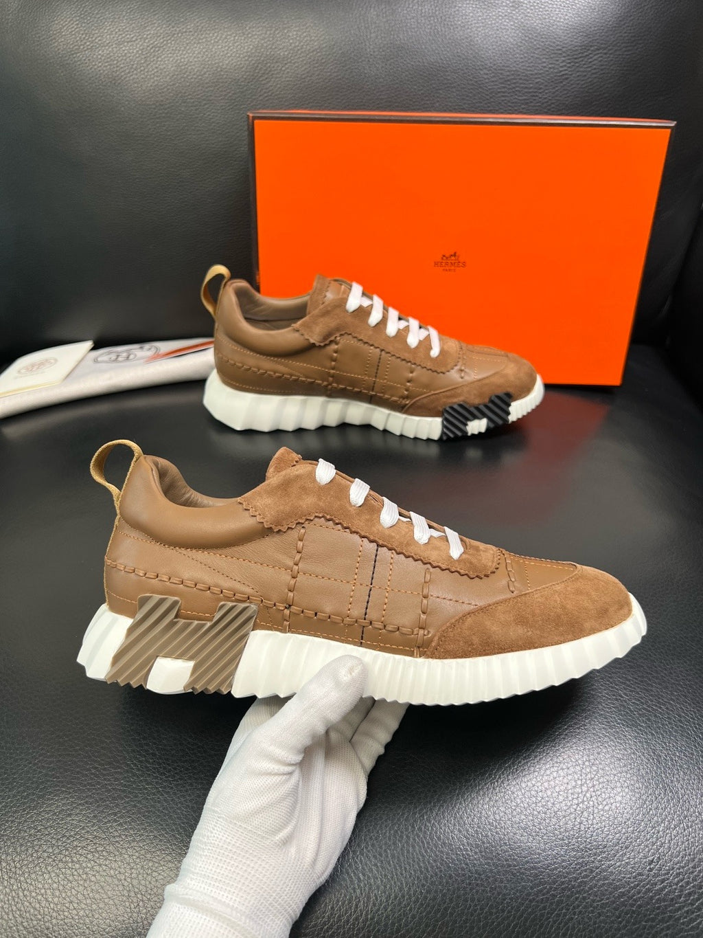 HERMES- Bouncing sneakers