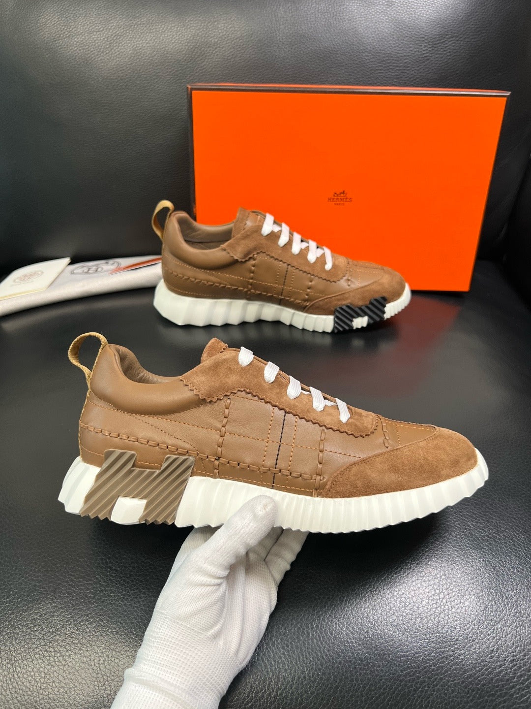 HERMES- Bouncing sneakers