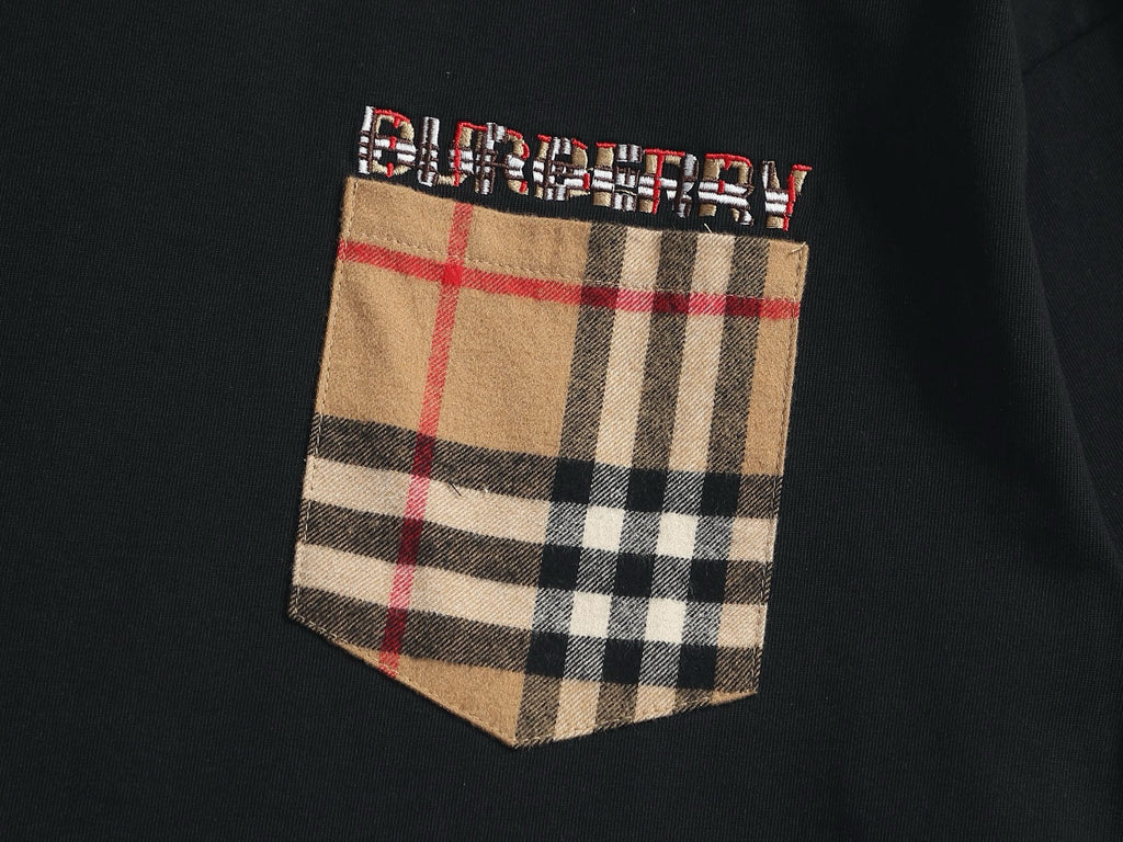 BURBERRY - T-shirt