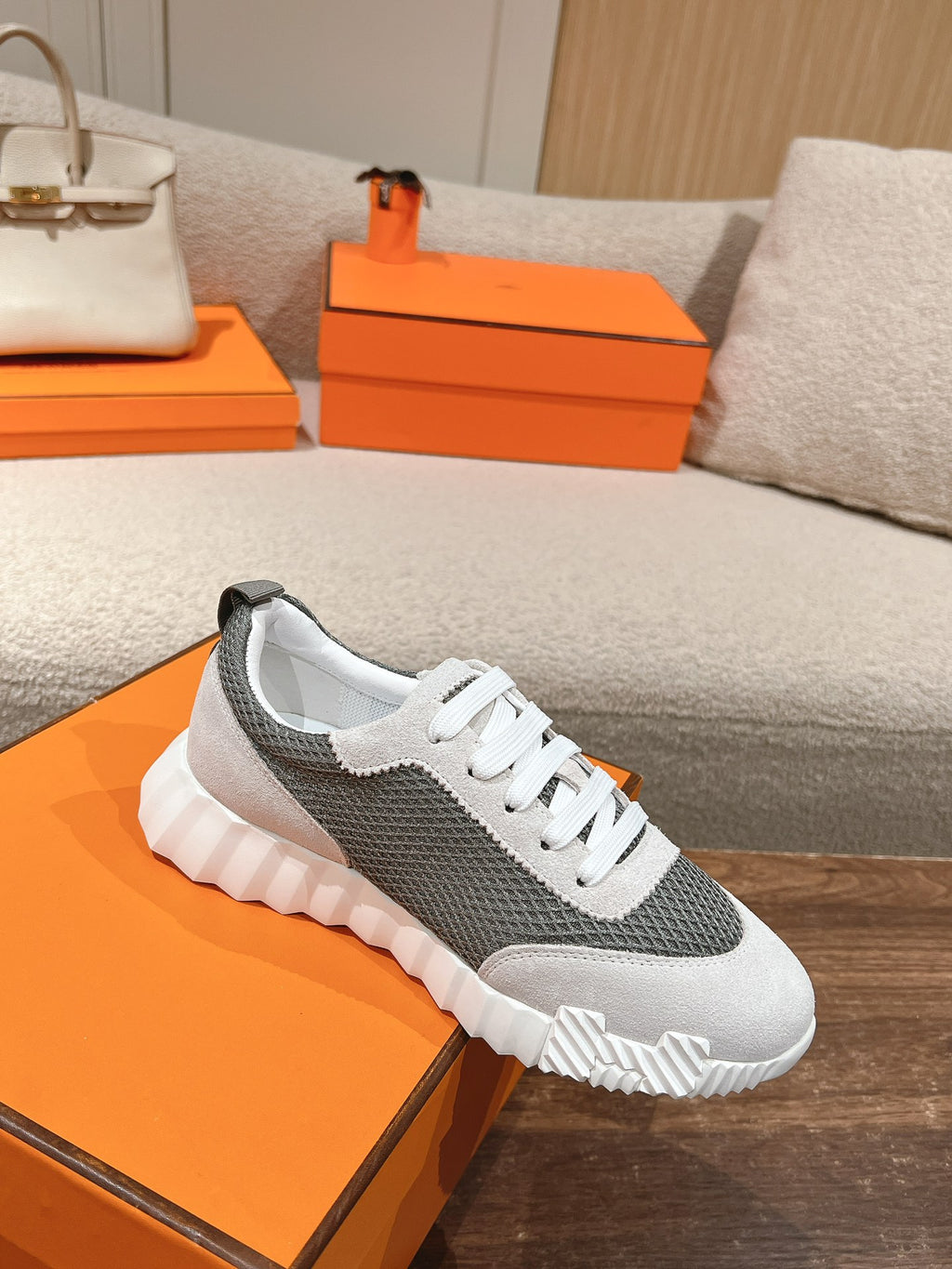 HERMES- Bouncing sneakers