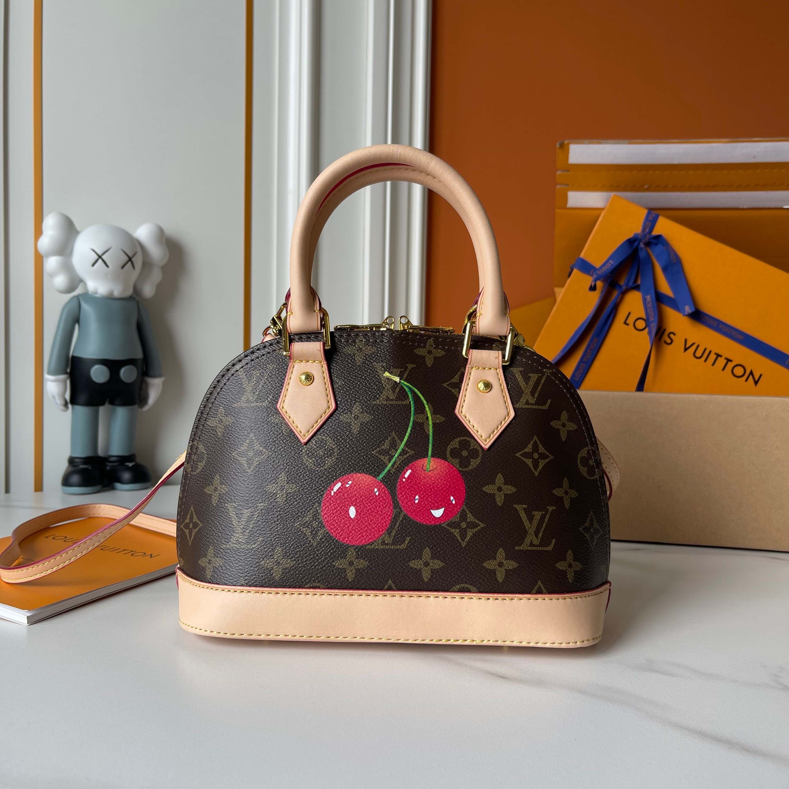 LOUIS VUITTON - Lv x TM nano alma