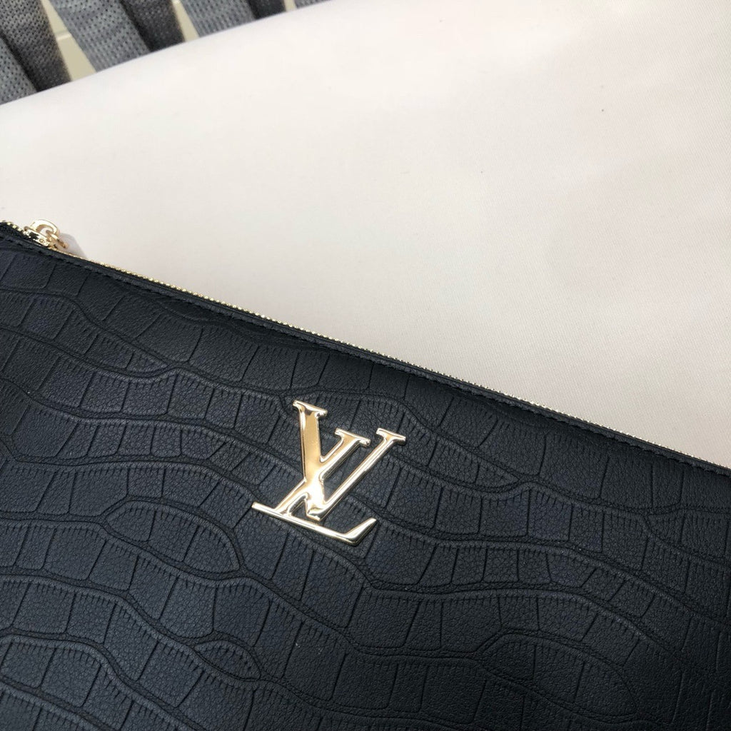 LOUIS VUITTON - Men’s clutch