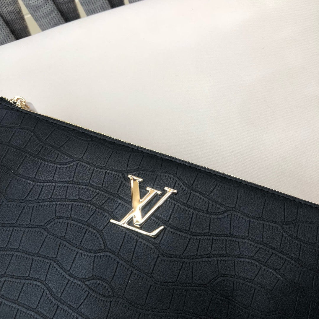 LOUIS VUITTON - Men’s clutch