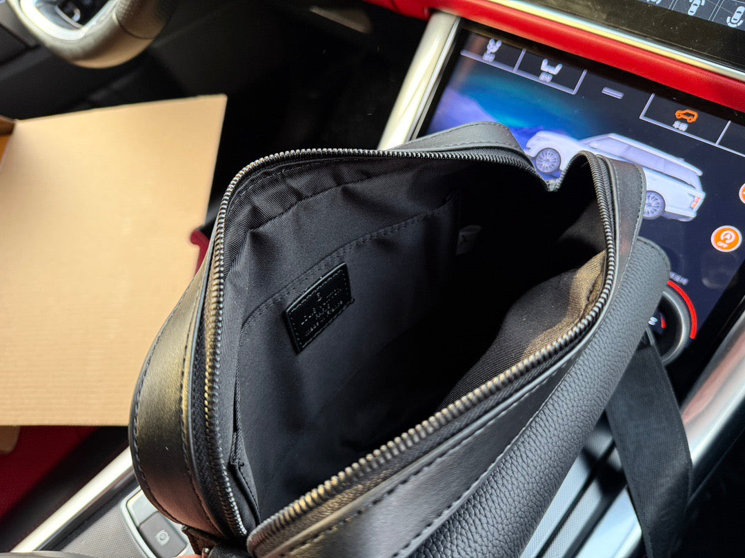 LOUIS VUITTON - Men’s Fastline bag