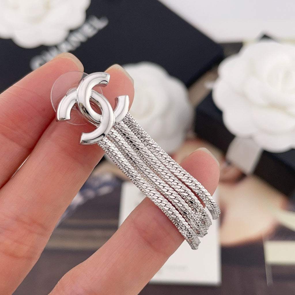 CHANEL - earrings