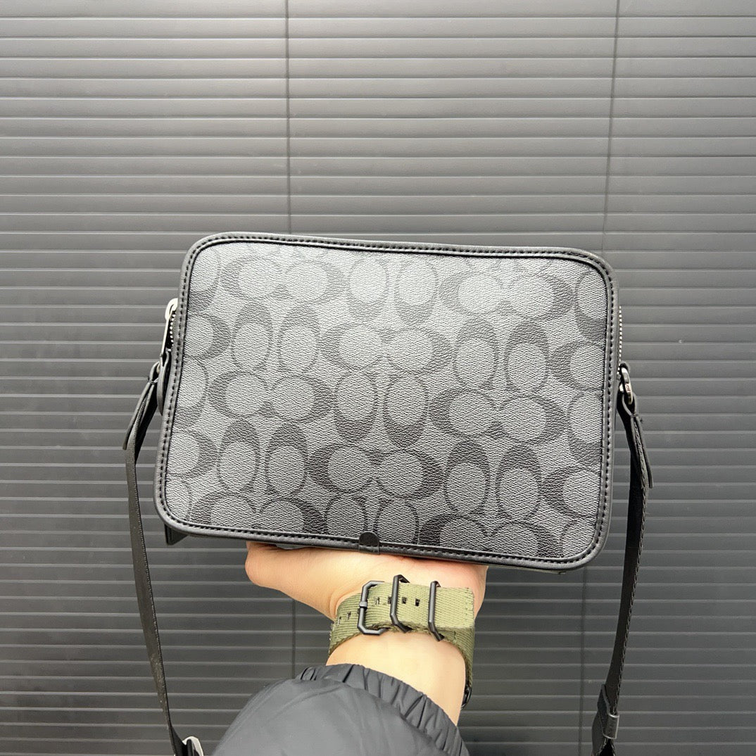 COACH - Men’s Charter 24 bag