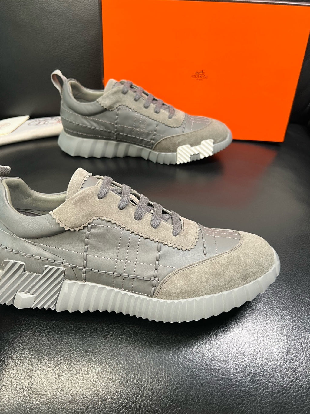 HERMES- Bouncing sneakers