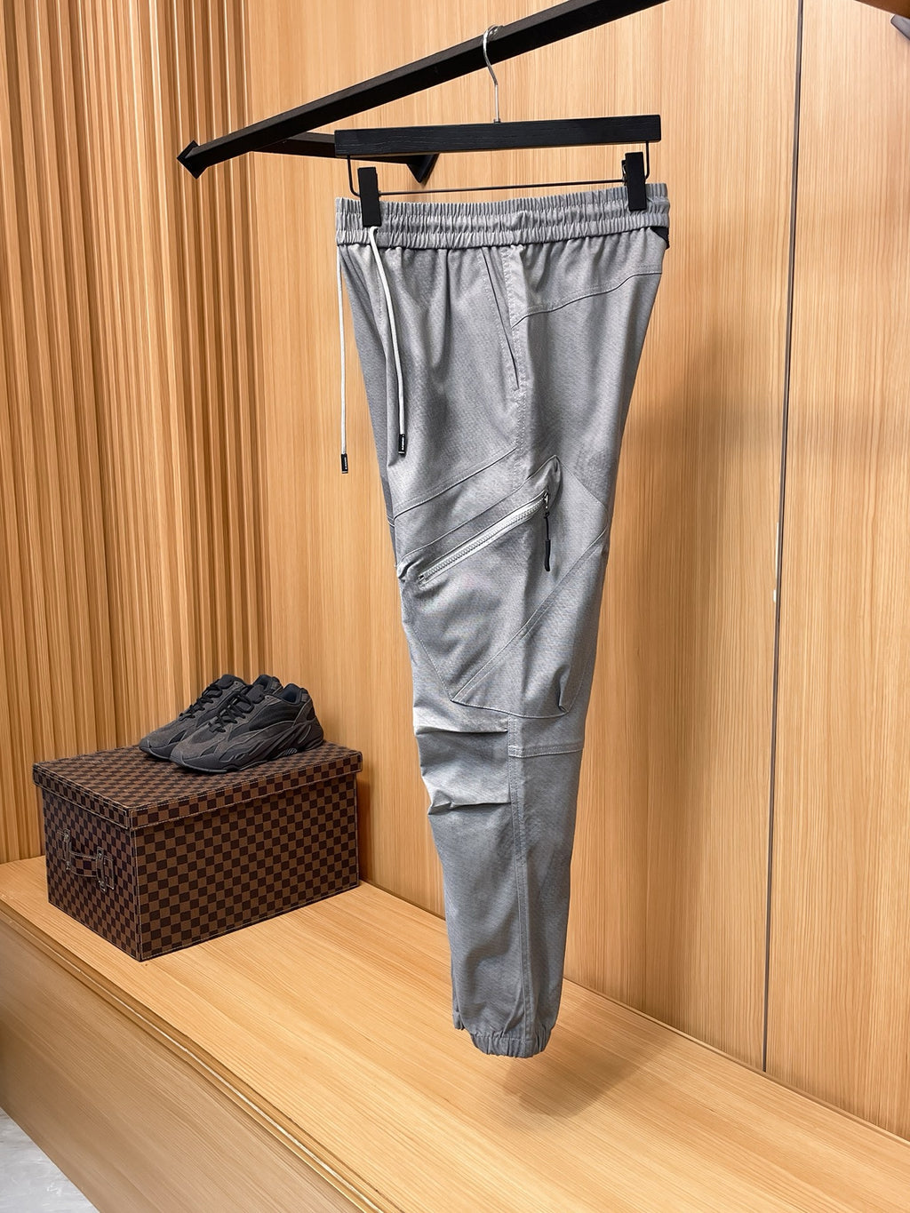BURBERRY - Cargo trousers