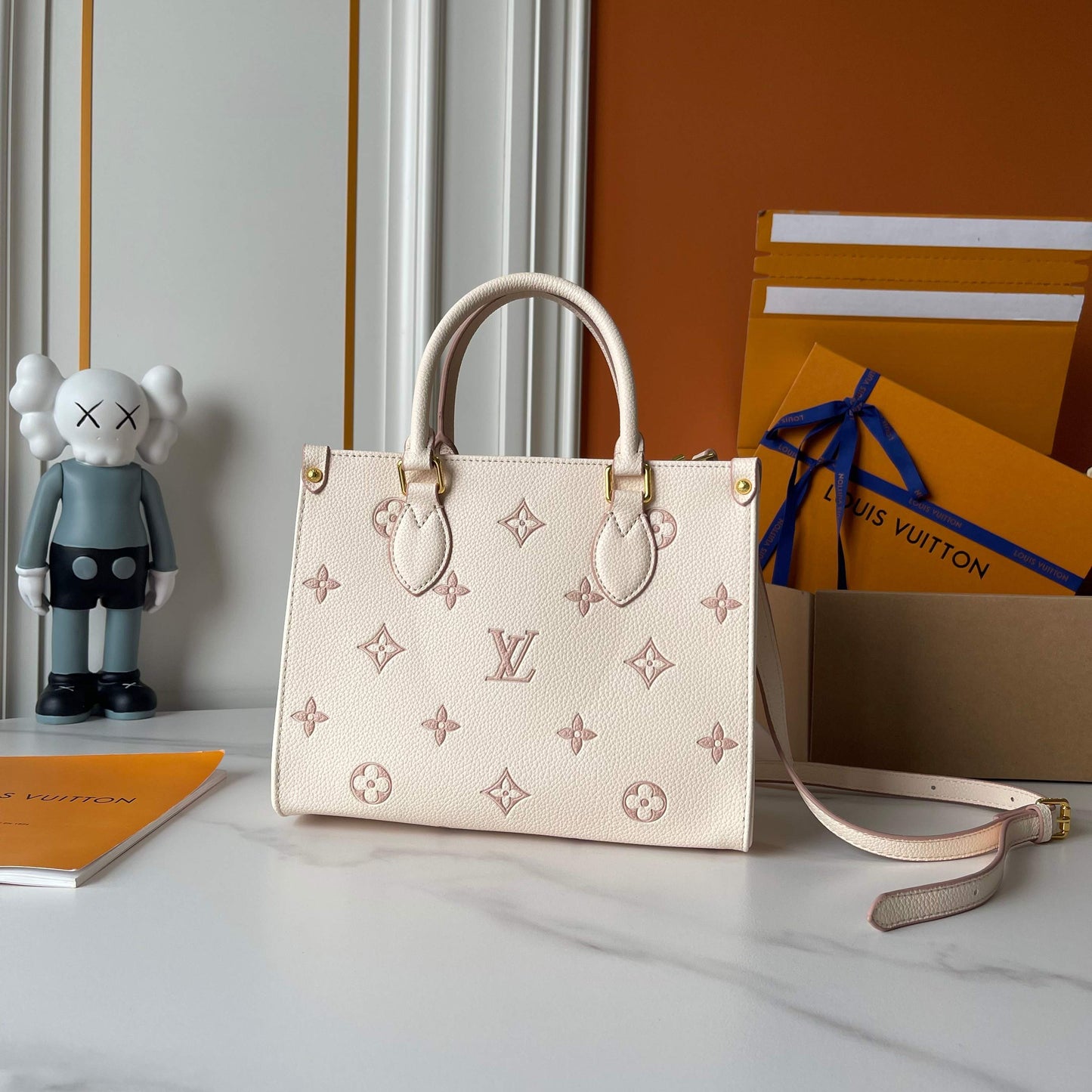 LOUIS VUITTON- On the go