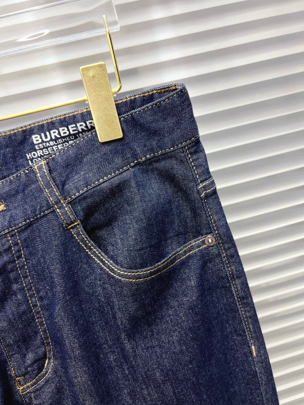 BURBERRY - Jeans