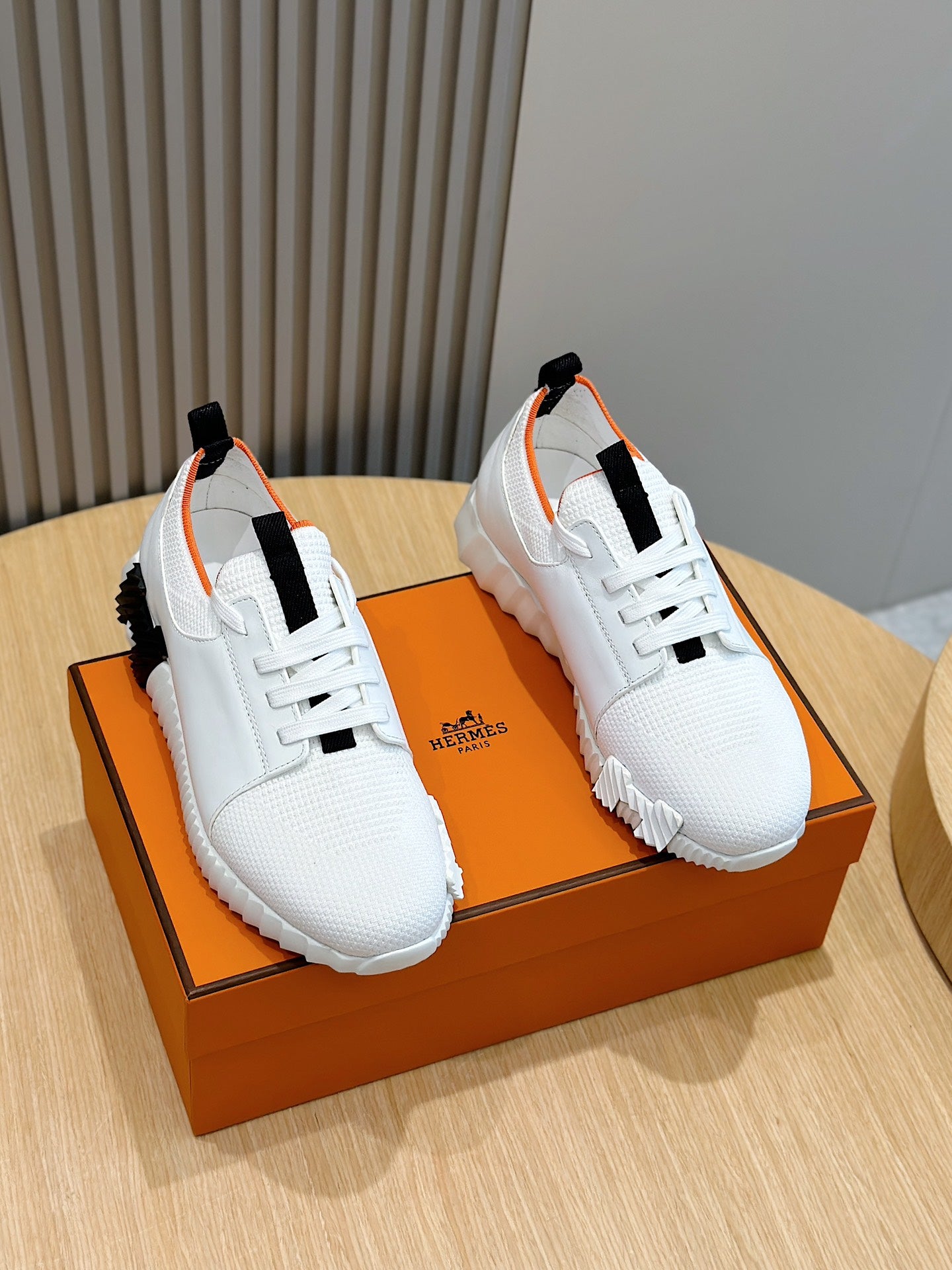 HERMES- Bouncing sneakers