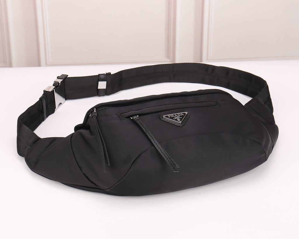 PRADA - Belt bag
