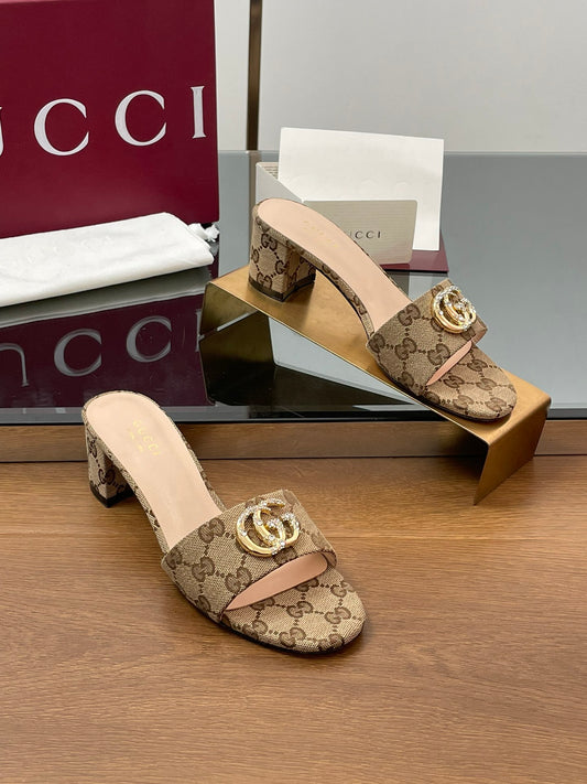 GUCCI - Canvas Mid-Heel