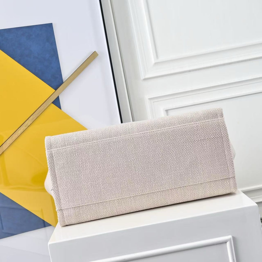 CHANEL - Deauville Bag