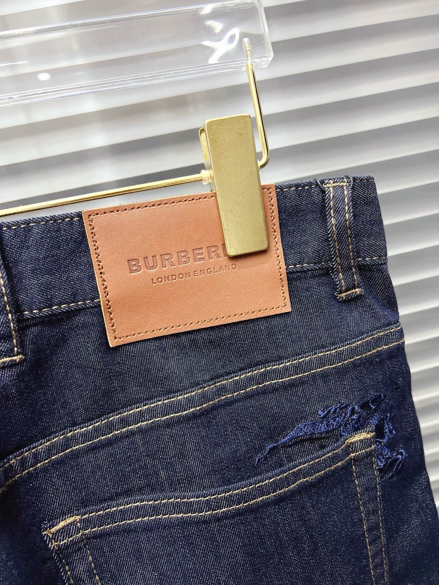 BURBERRY - Jeans
