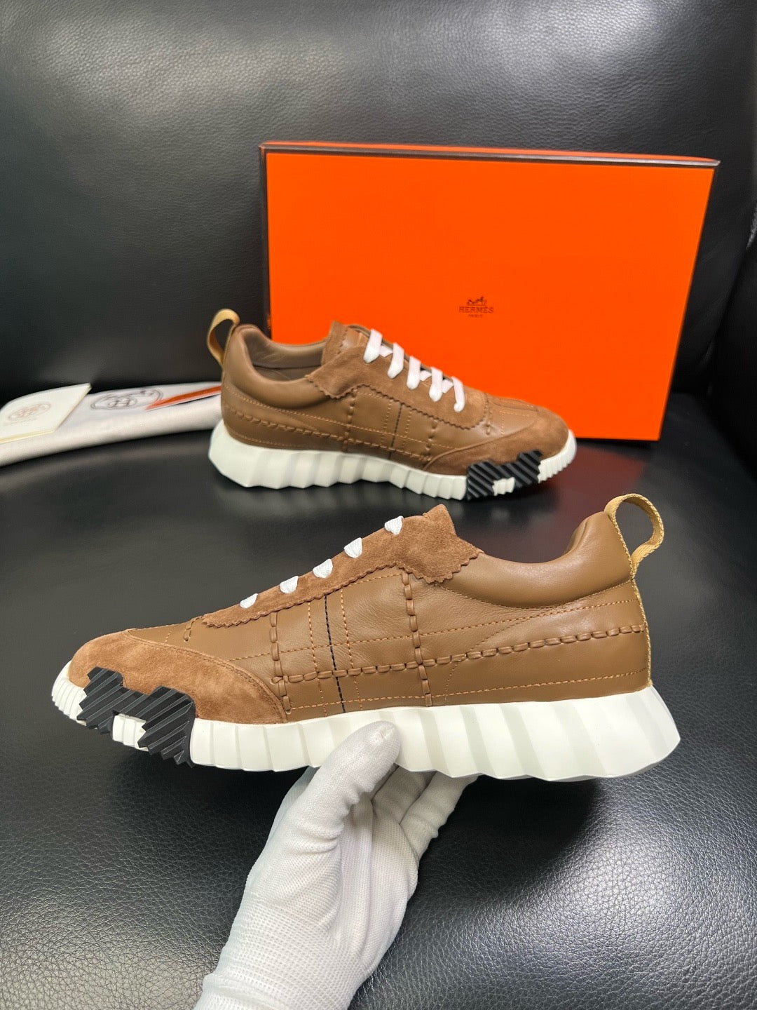 HERMES- Bouncing sneakers