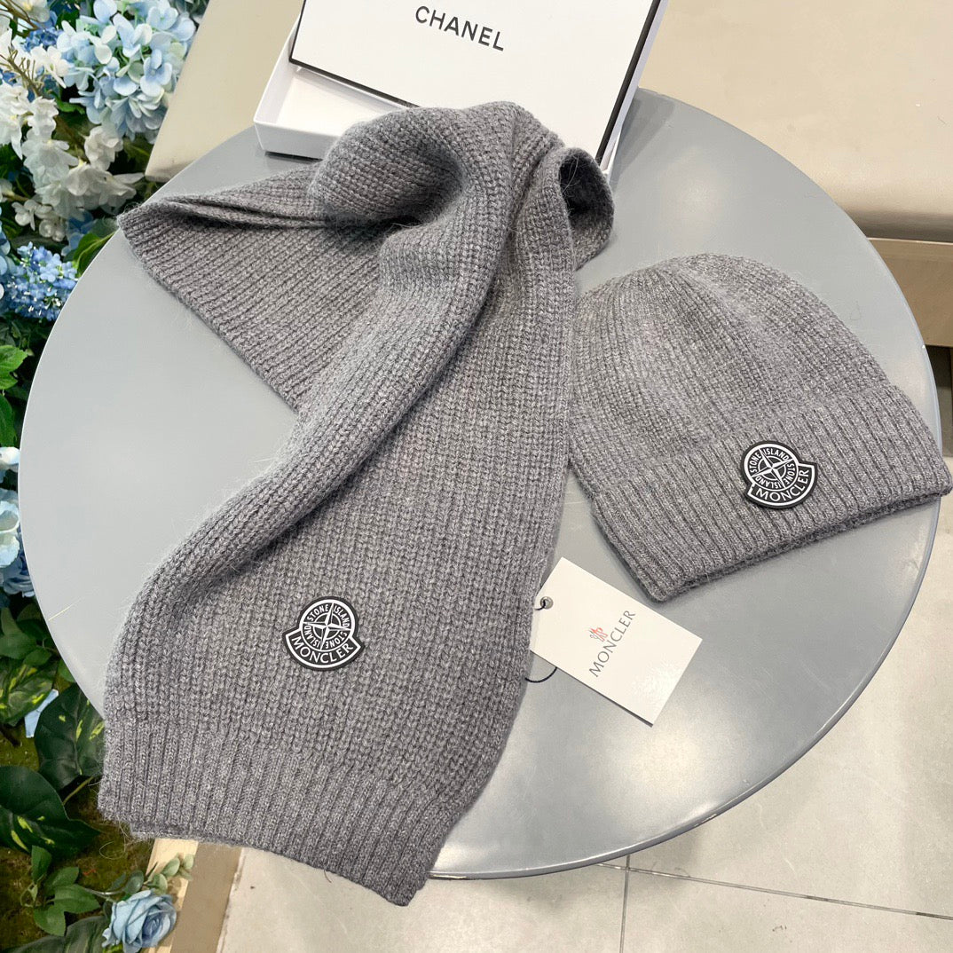 MONCLER -  Two-piece set of cashmere