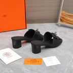 HERMES - WOMEN’S Gigi 50 sandal