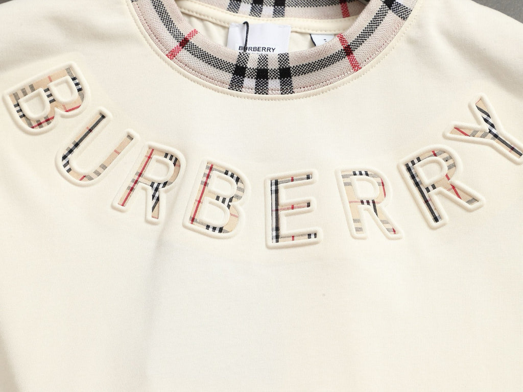 BURBERRY - T-shirt