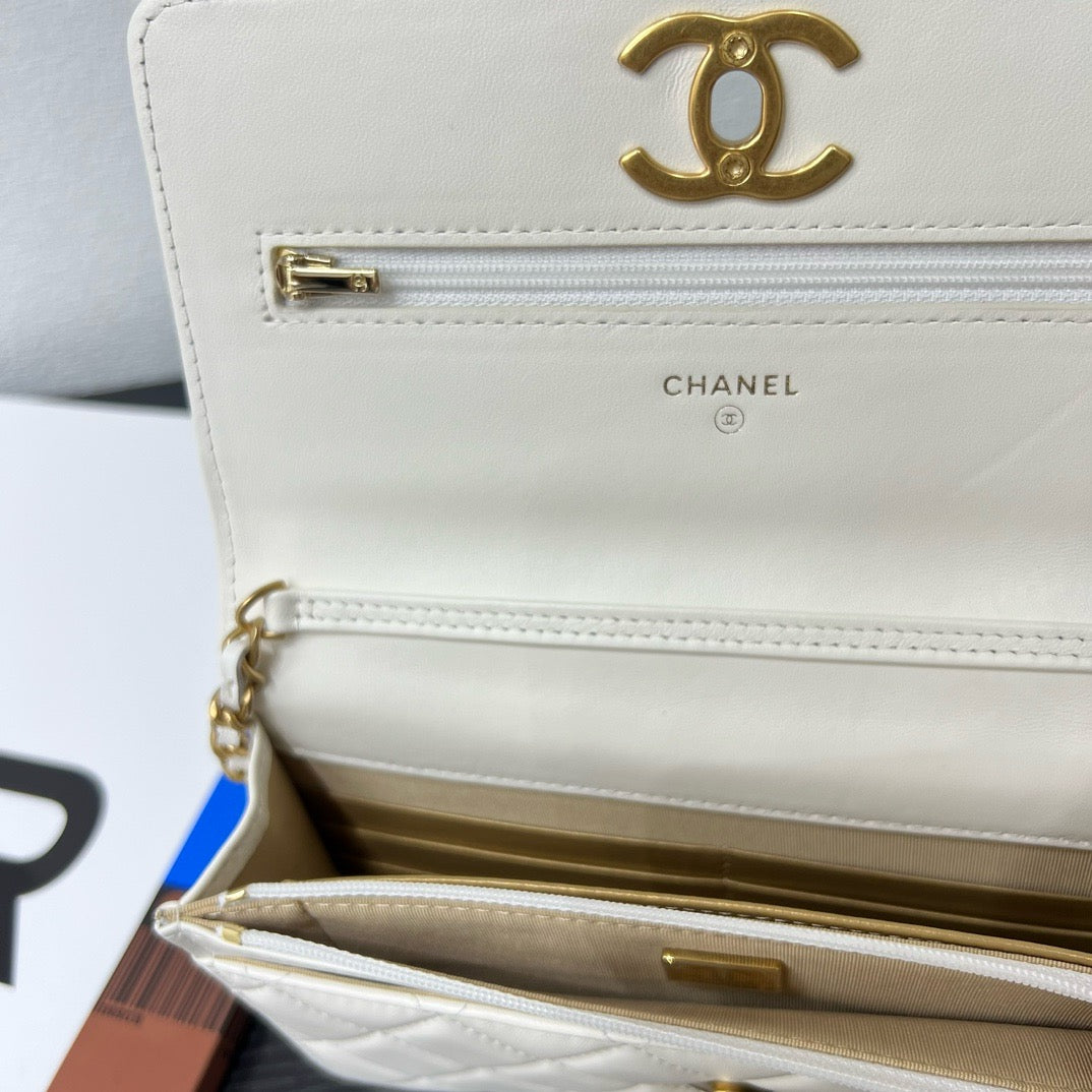 CHANEL - Caviar Quilted Hobo Bag