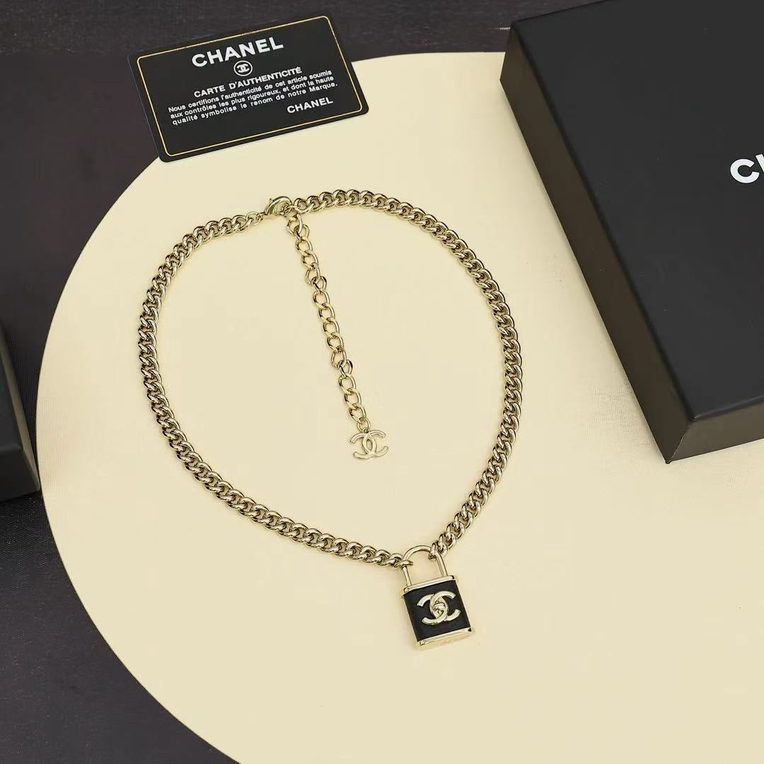 CHANEL - Crystal Necklace