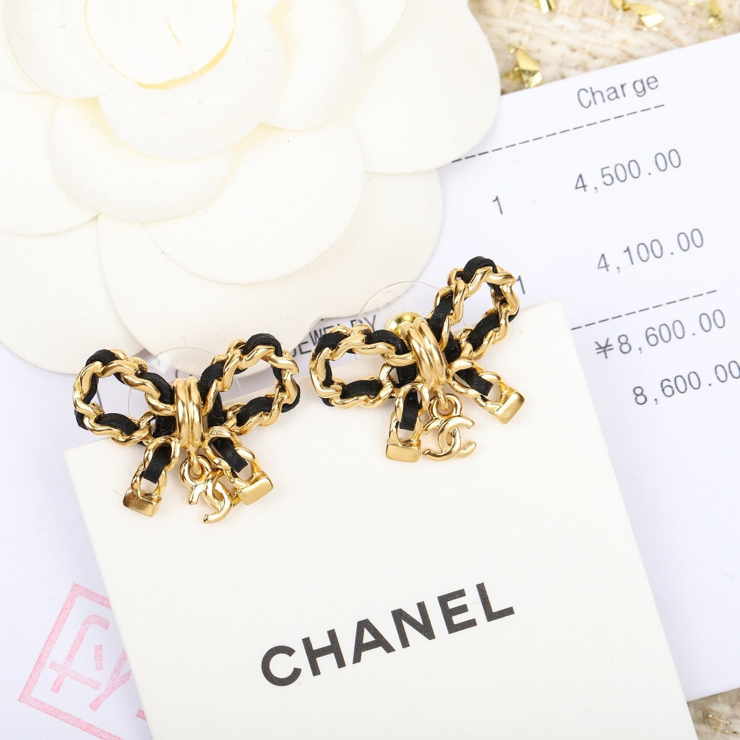 CHANEL - earrings