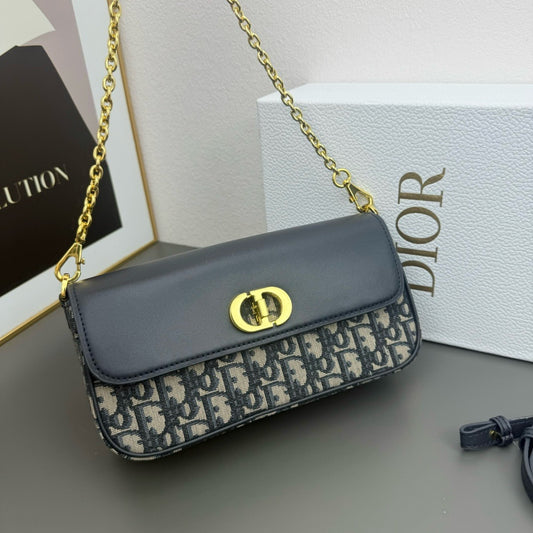 DIOR - 30 montaigne avenue east-west