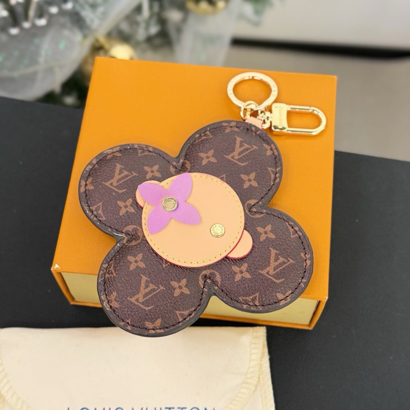 LOUIS VUITTON - Vivienne Bag Charm