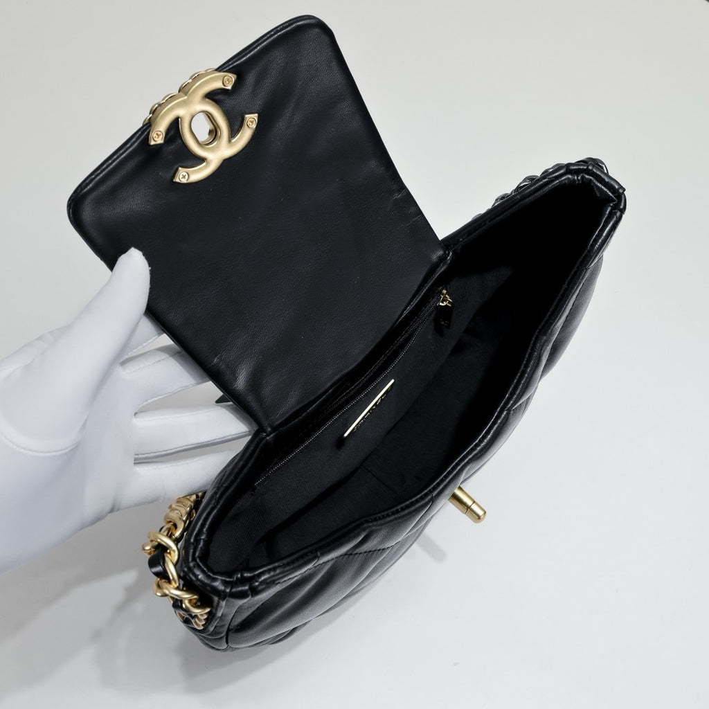 CHANEL - 2024 19 Flap Hobo