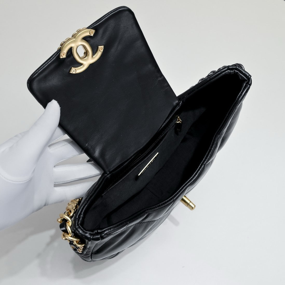 CHANEL - 2024 19 Flap Hobo