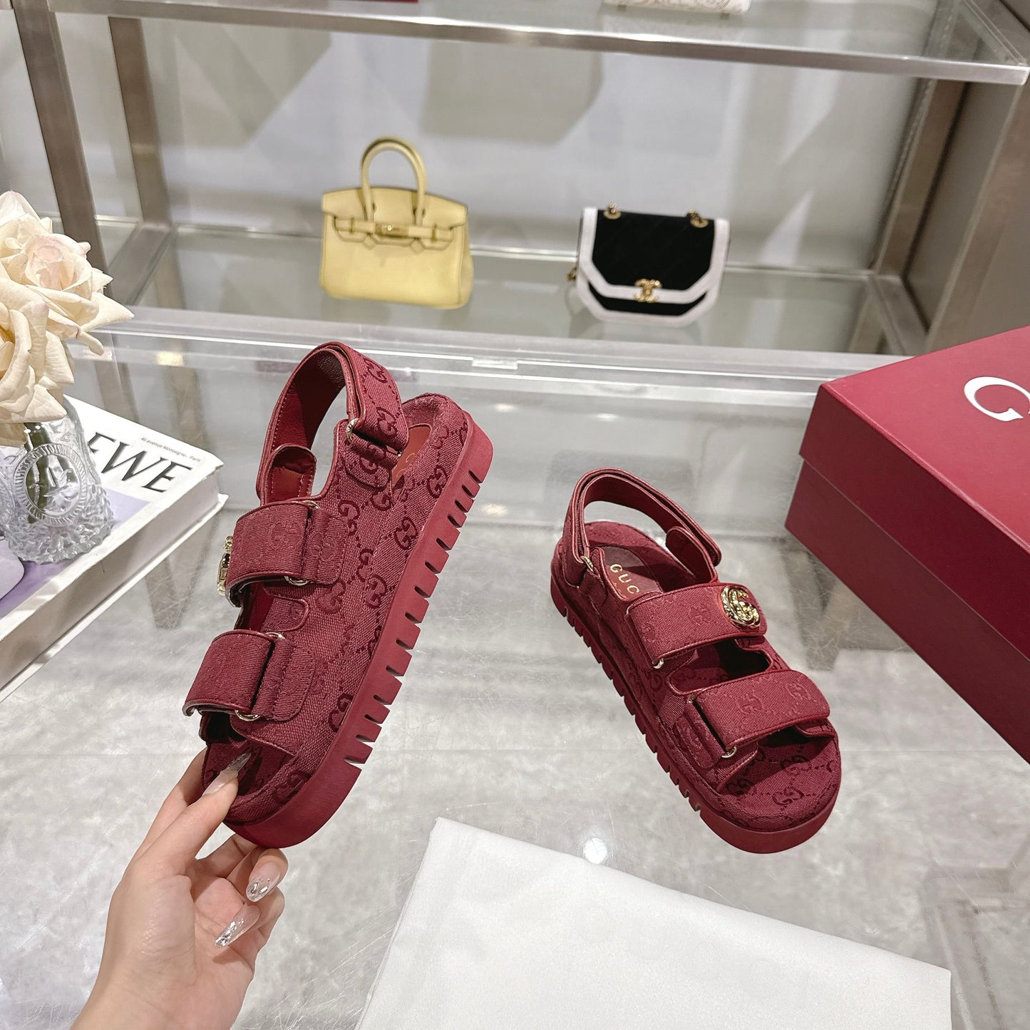 GUCCI - WOMEN'S SANDAL WITH DOUBLE G