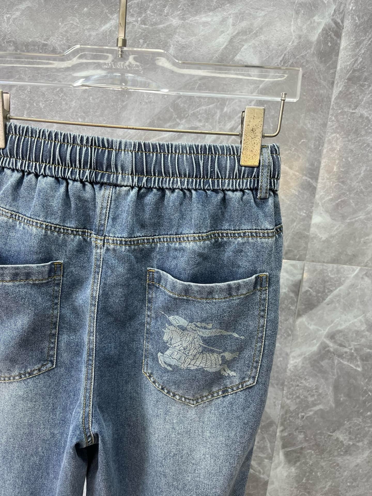 BURBERRY - Jeans