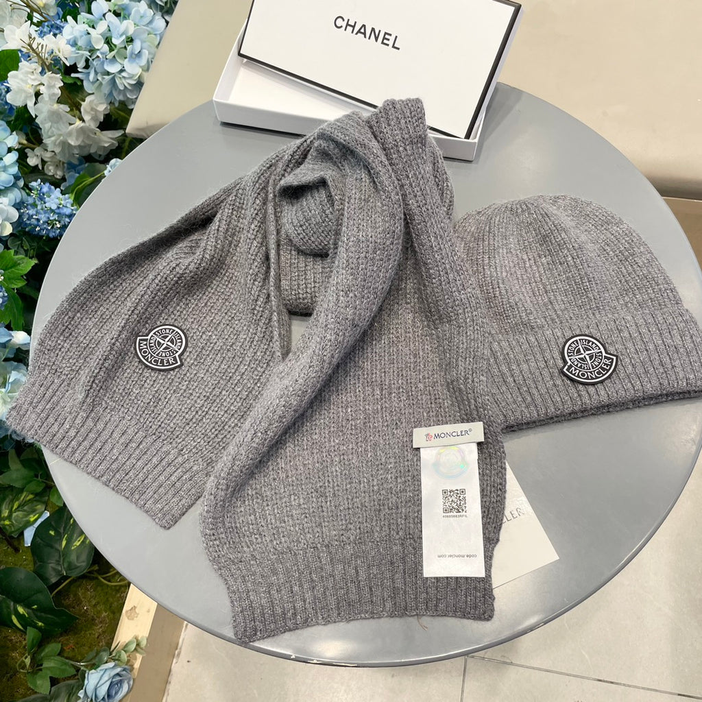 MONCLER -  Two-piece set of cashmere