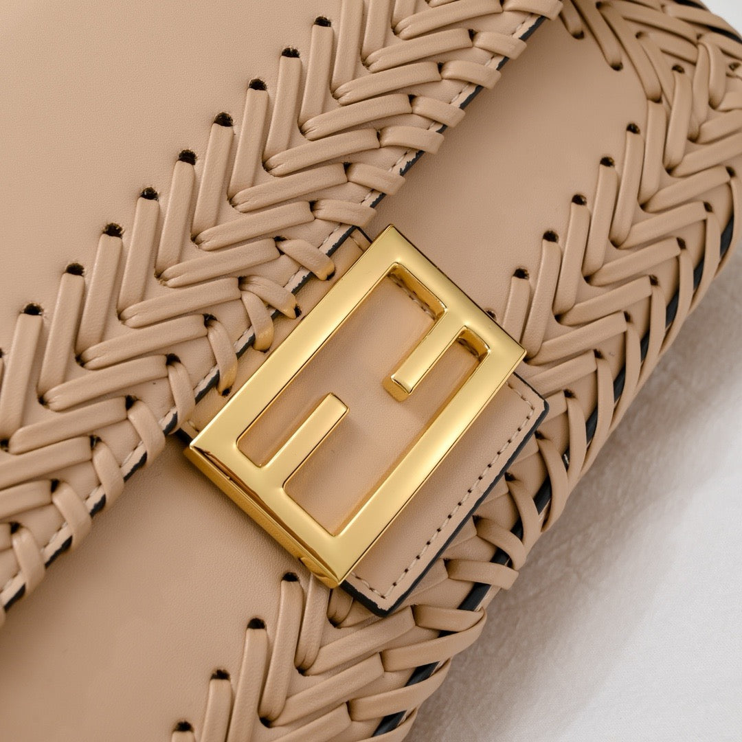 FENDI - 22 Boslo caslico mediano