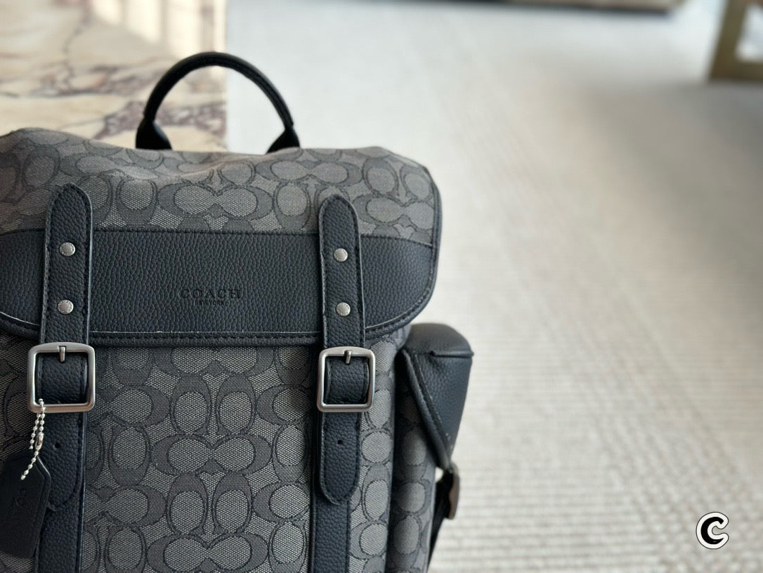 COACH - Hitch Backpack
