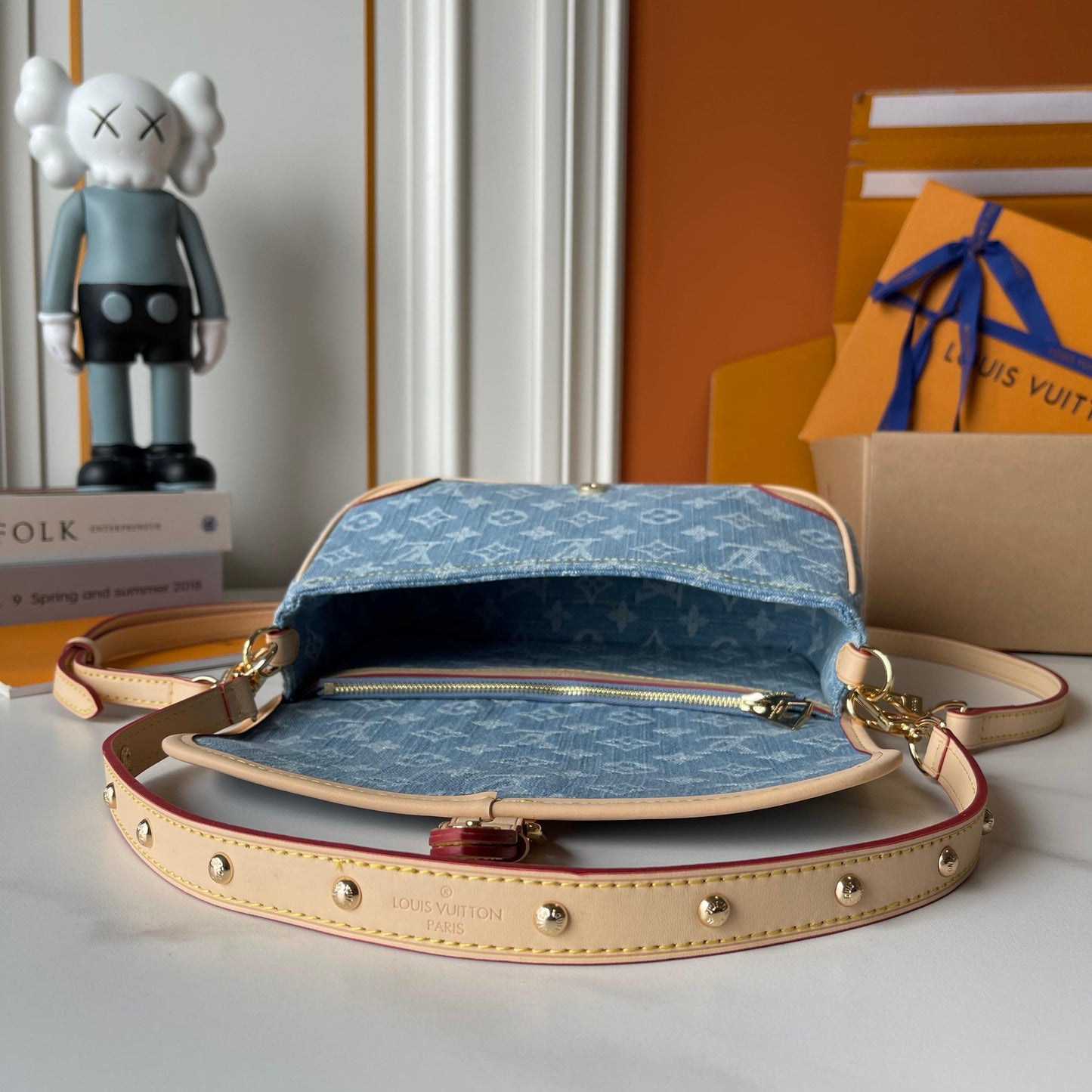 LOUIS VUITTON- Diane