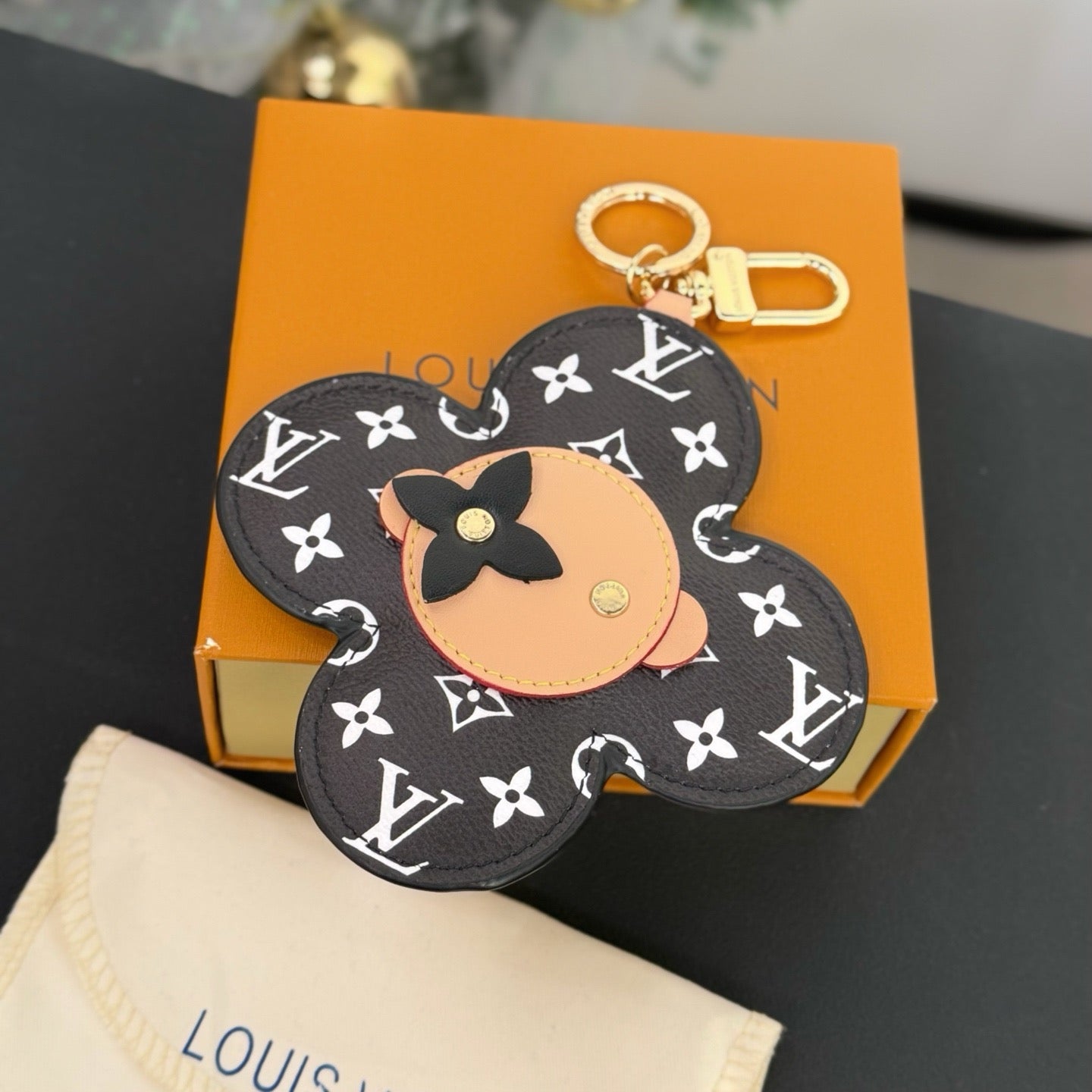 LOUIS VUITTON - Vivienne Bag Charm