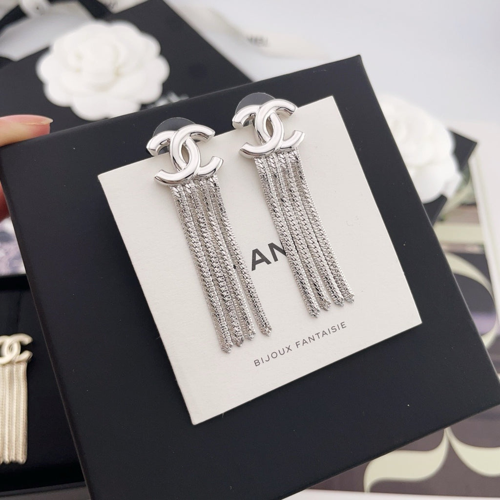 CHANEL - earrings
