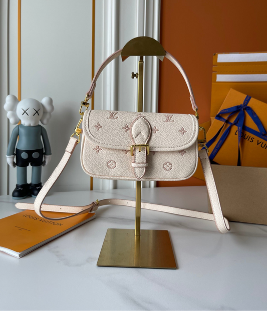 LOUIS VUITTON- Diane