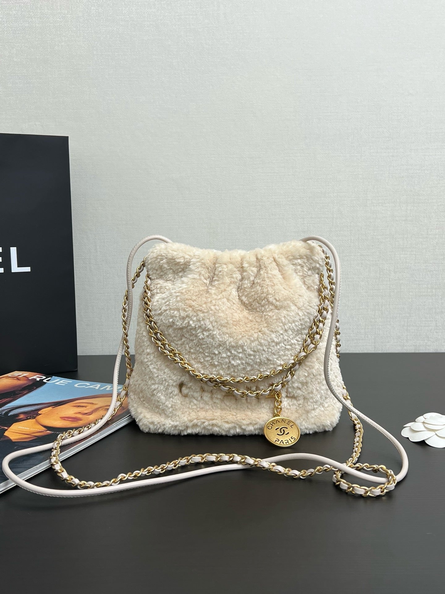 CHANEL - Shiny Calfskin & Gold-Tone Metal