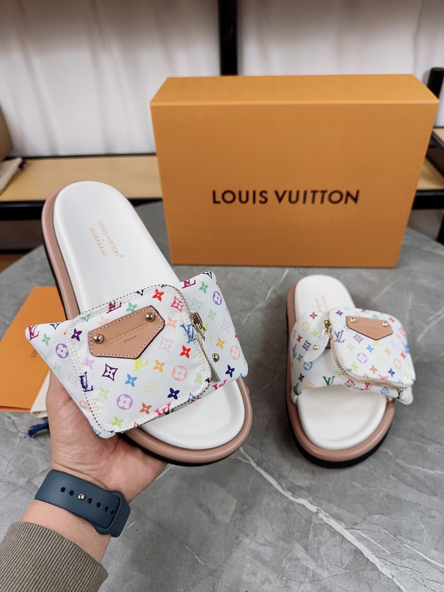 LOUIS VUITTON- pillow flat mule