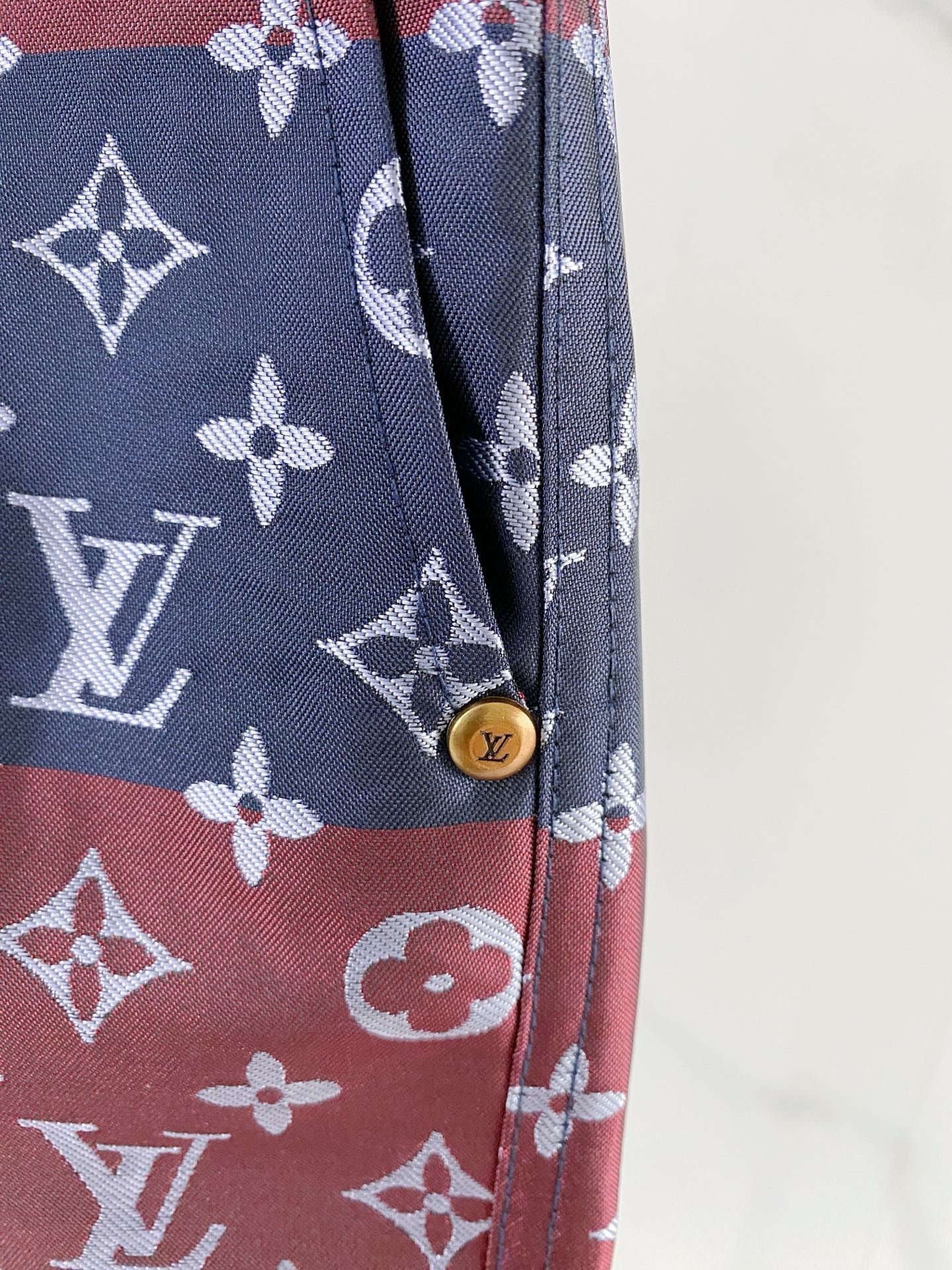 LOUIS VUITTON - Swimming shorts