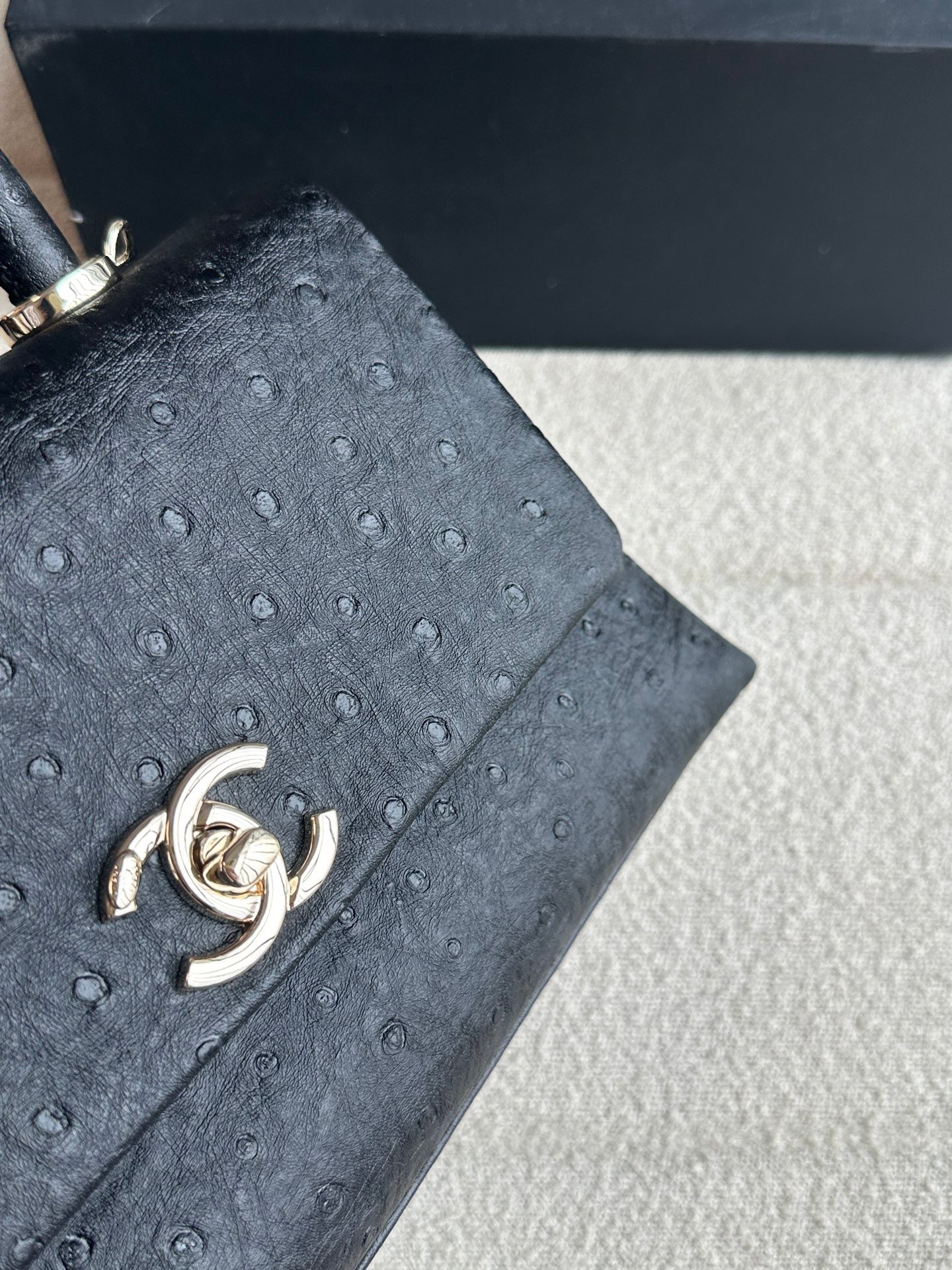 CHANEL - Coco handle