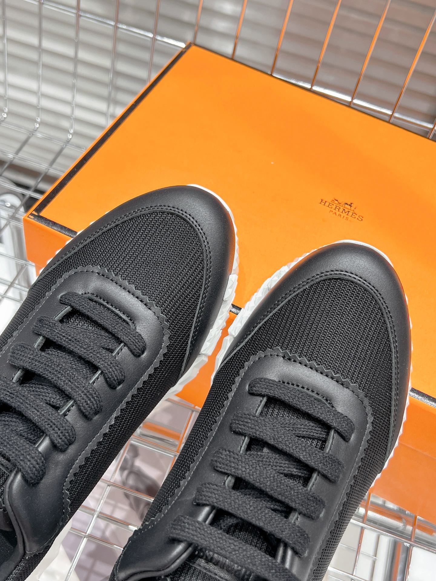 HERMES - Bouncing sneakers